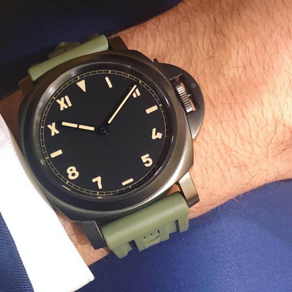 パネライのインスタグラム：「This combo on the #Panerai #PAM779 is pure 🔥. Pic @khalaf_hussein_alkhateeb #paneraicentral」