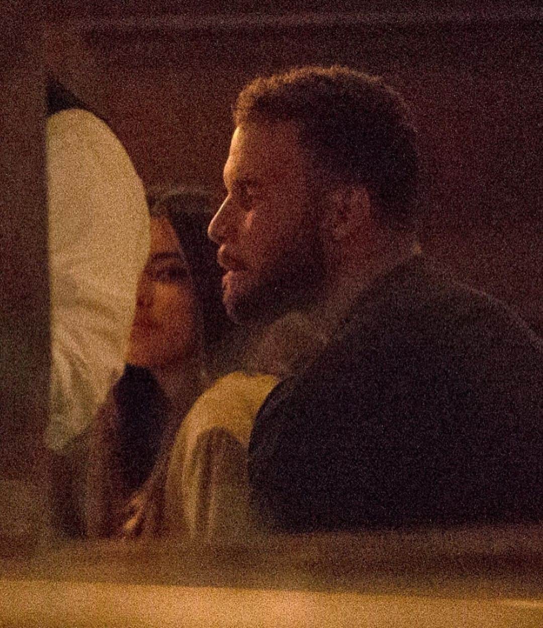 Just Jaredさんのインスタグラム写真 - (Just JaredInstagram)「Singer @madisonbeer and NBA star @blakegriffin23 were seen grabbing dinner together last night. Tap this pic in the LINK IN BIO for more photos.  #BlakeGriffin #MadisonBeer Photos: Getty」6月14日 3時05分 - justjared