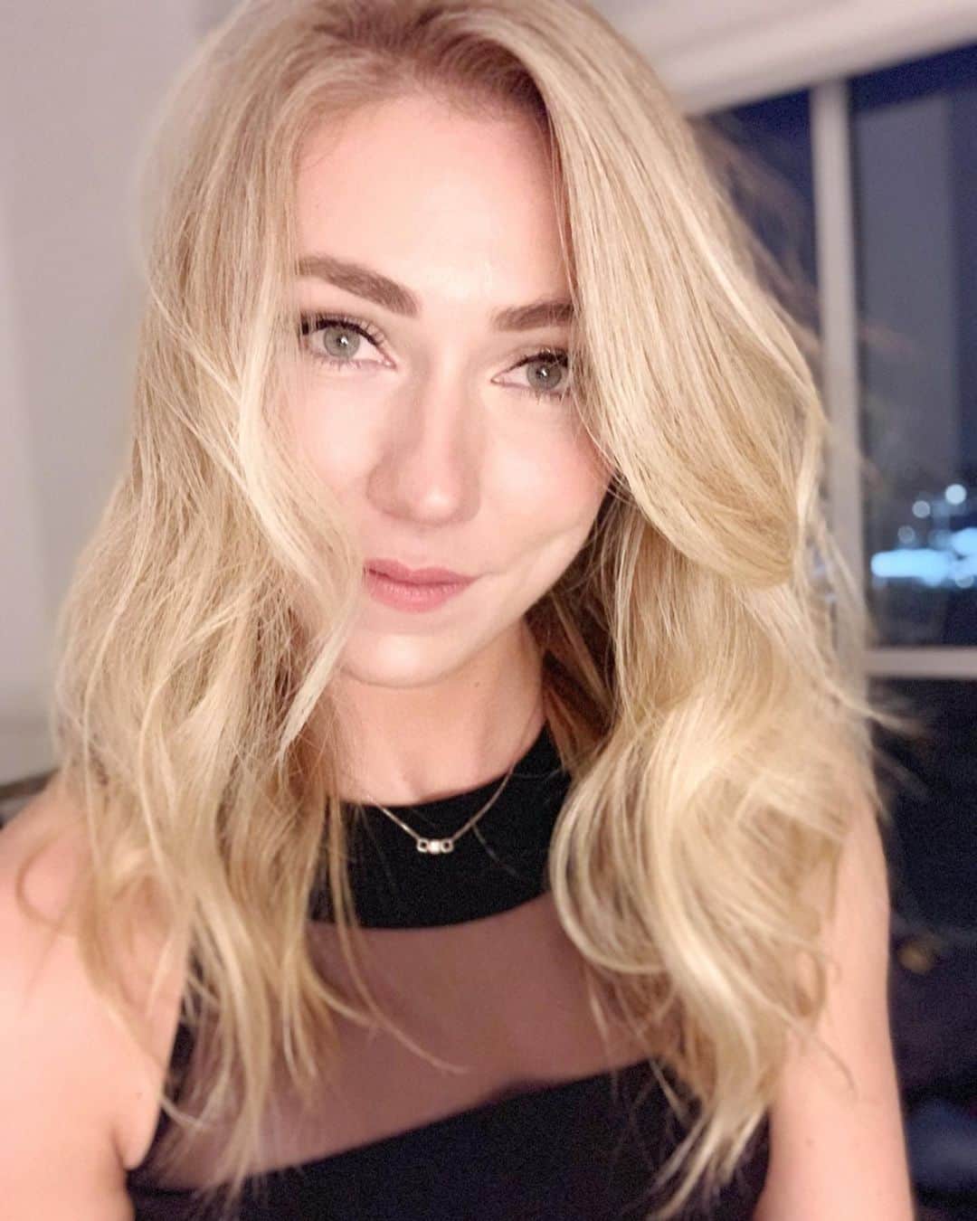 ミカエラ・シフリンのインスタグラム：「->☺️+😆<-」