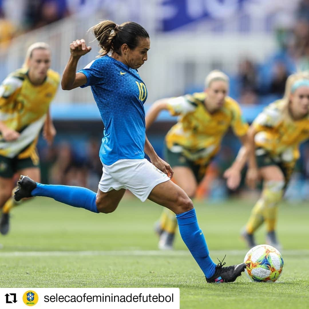 サッカー ブラジル代表チームさんのインスタグラム写真 - (サッカー ブラジル代表チームInstagram)「#Repost @selecaofemininadefutebol • • • • • • Mais um jogo da Copa do Mundo finalizado. A Seleção começou muito bem, abriu vantagem, mas infelizmente levou a virada... ⠀ Agora vamos para a última partida da 1ª fase, dia 18/06, contra a Itália. Estaremos juntos, #GuerreirasdoBrasil! ⠀ Fotos: CBF」6月14日 3時15分 - cbf_futebol