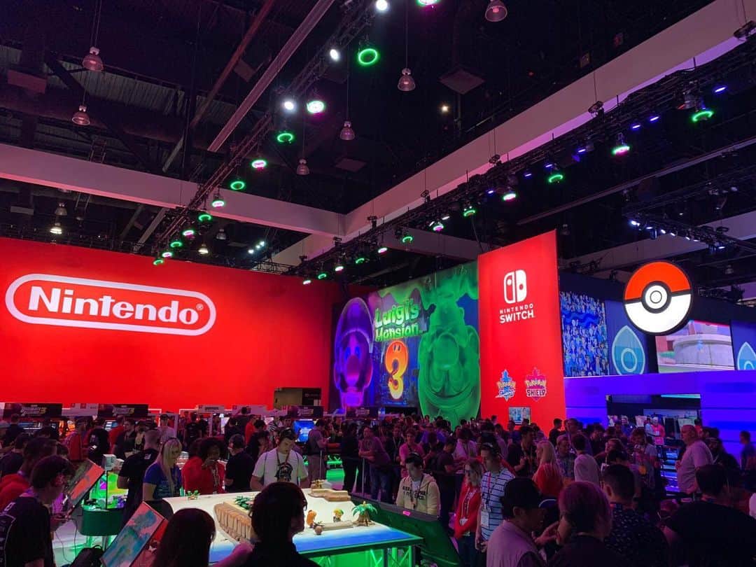 Pokémonさんのインスタグラム写真 - (PokémonInstagram)「It's the final day of #E32019, but we aren't slowing down yet!  Follow #PokemonE3 all the action from day 3!」6月14日 3時10分 - pokemon