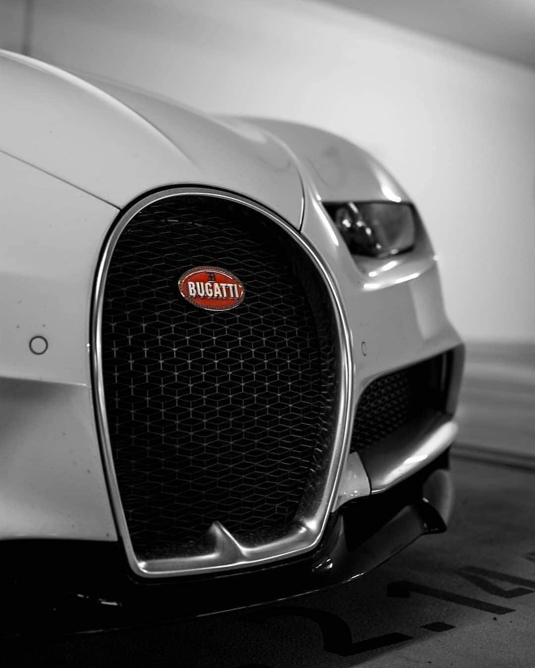 Kik:SoLeimanRTさんのインスタグラム写真 - (Kik:SoLeimanRTInstagram)「Bugatti Chiron  by: @sdcargallery」6月14日 3時17分 - carinstagram