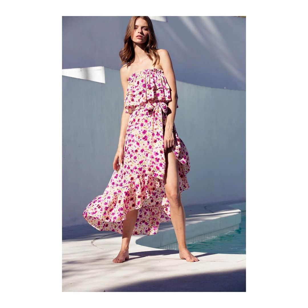 ティーバッグスさんのインスタグラム写真 - (ティーバッグスInstagram)「Heat wave ✨ The Sabella dress, ready to summer. #MISAworld」6月14日 3時50分 - misa_losangeles