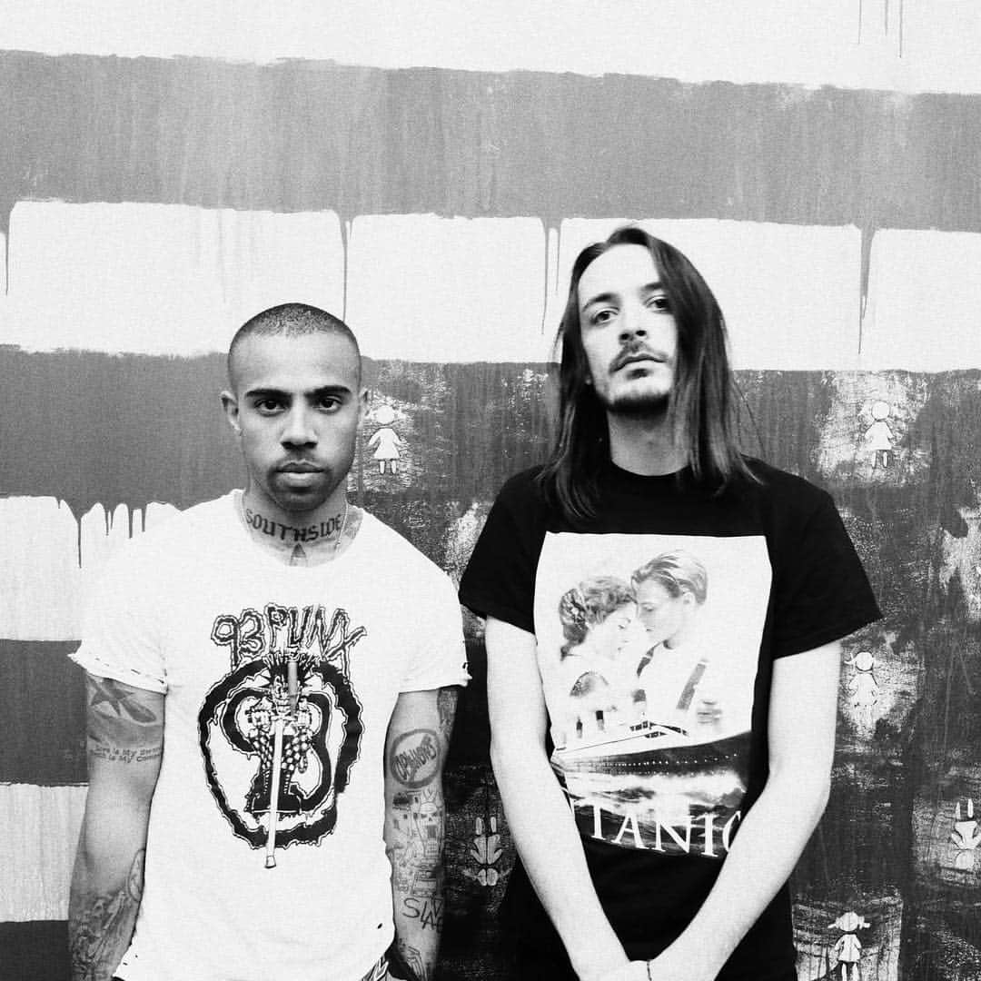 タイタニック・シンクレアのインスタグラム：「It’s rare to meet someone who bleeds creativity and even more rare to get to work with them. @vicmensa has unparalleled vision and I am excited for you to see the new @93punx video I directed.」
