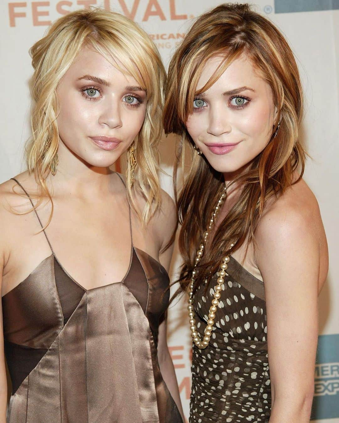 E! Onlineさんのインスタグラム写真 - (E! OnlineInstagram)「We just want to take a (New York) minute to look back at Mary-Kate and Ashley Olsen’s fashion evolution to celebrate their 33rd birthday. Follow our @stylecollective page for more fashion and comment “you got it dude 👍” when you do. (📷: Getty Images)」6月14日 3時49分 - enews