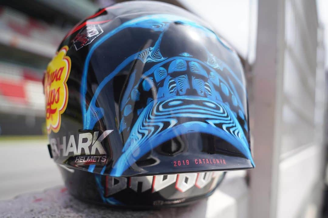 ホルヘ・ロレンソさんのインスタグラム写真 - (ホルヘ・ロレンソInstagram)「“BadBoy”. The Special @shark_helmets for #CatalanGP. Comments👇🏻」6月14日 3時54分 - jorgelorenzo99