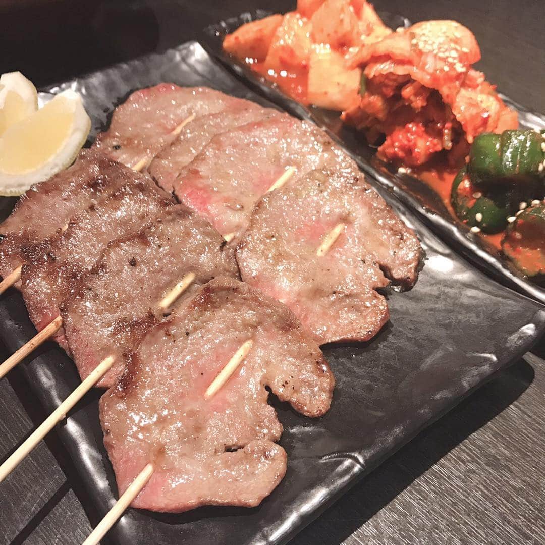火口秀幸のインスタグラム：「映えるわぁ〜🤩 #牛タン #美味しい #レモン #塩」