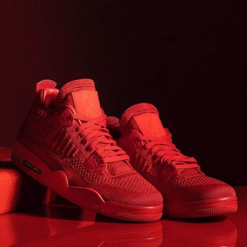 Sneaker News x Jordans Dailyさんのインスタグラム写真 - (Sneaker News x Jordans DailyInstagram)「A peek at the full red Flyknit Air Jordan 4. Releasing 6/14. What’s your favorite colorway out of the pack? Tap the link in the bio for more details #jordansdaily」6月14日 4時41分 - jordansdaily