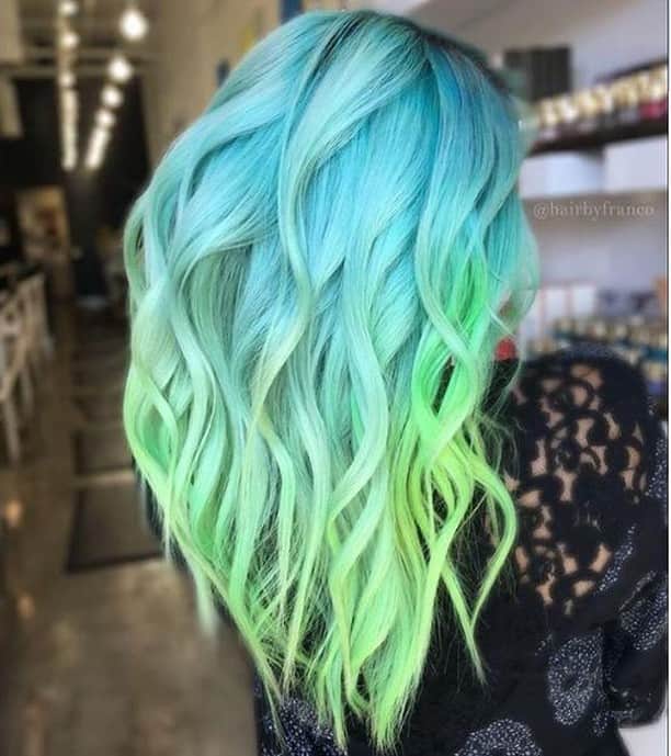 CosmoProf Beautyさんのインスタグラム写真 - (CosmoProf BeautyInstagram)「Some say it's mystic, it's ELECTRIC⚡️ ✨ @hairbyfranco used @pravana Chromasilk Neons to create these Neon #HairGoals 💙💚 ✨ Stock up on #Pravana Chromasilk Vivids, buy 2, get 1 free this month at #cosmoprofbeauty for #licensedtocreate artists . . #repost #pravananeons #chromasilk #pravanavivids #neonhair #electrichair」6月14日 5時00分 - cosmoprofbeauty