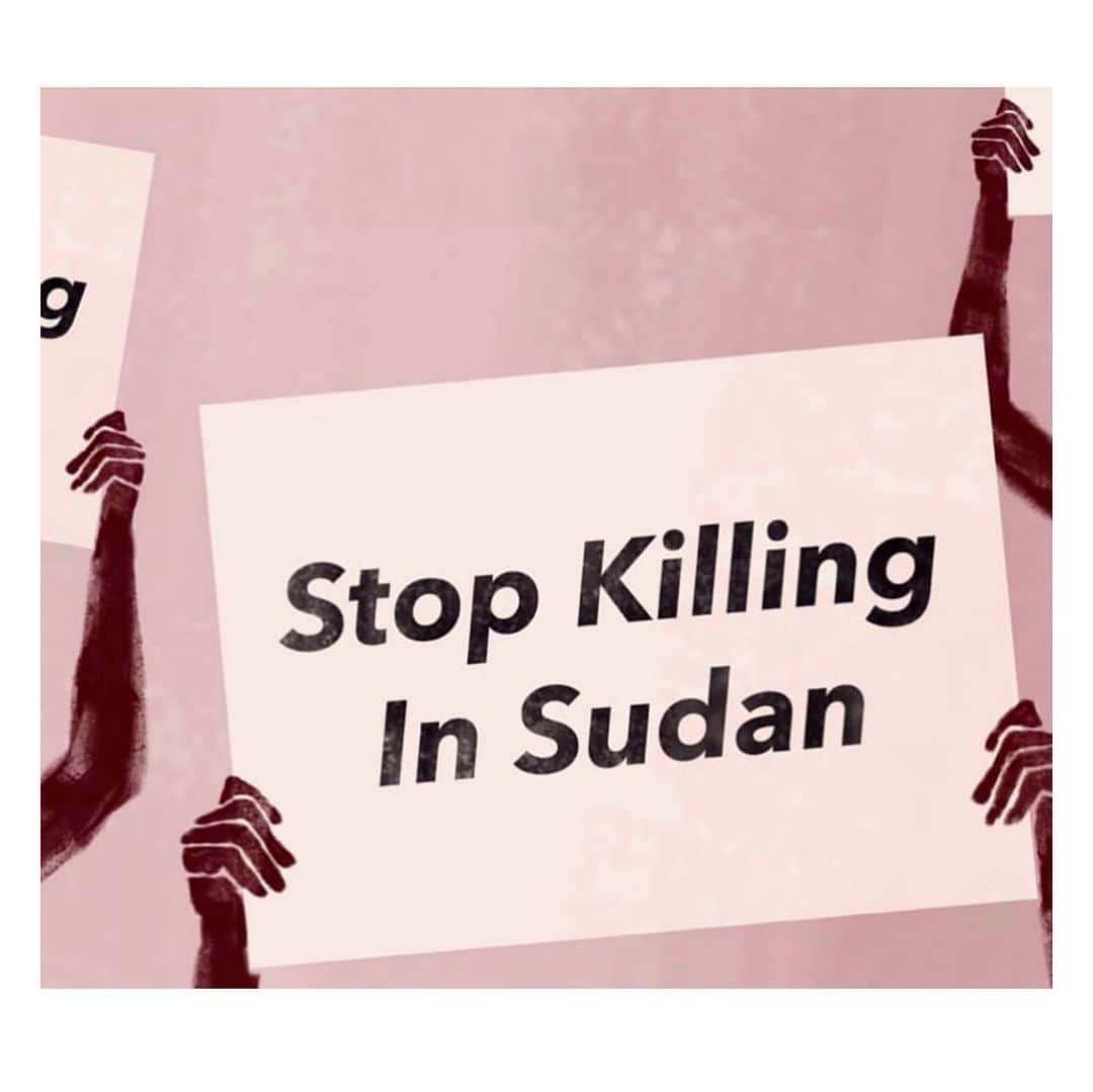 ソフィア・ブッシュさんのインスタグラム写真 - (ソフィア・ブッシュInstagram)「We need to make noise about what is happening on #Sudan. Do not turn away. Do not look away. State sponsored massacres are happening. Please look to the helpers, and help. Spread the word. Call for action. call your representatives at 1-844-USA-0234. Demand that the world does something to stop this. #Repost @israspeaks ・・・ SUDAN. We are witnessing a massacre unfold before our eyes, while world leaders and the majority of media outlets stay silent. Those that are responsible for the murder, rape, torment, injury, and disappearance of thousands of innocent civilians will be held accountable in front of God. The world wept for an empty building in Paris, and yet can’t shed the same tears for the human rights violations of women, children and men yearning for freedom and democracy. You can help by amplifying the voices of those directly impacted and centering their narrative. Be an ALLY to our Sudanese brothers and sisters by donating to support the aid efforts on the ground (LINK IN BIO), sharing their stories consistently, and keeping them in your prayers. We need humanity to step up for the people of Sudan. Shout out to the incredible youth around the world who channeled their pain into art that is moving people in a way words cannot. Please tag people who are reporting information out about the crisis in real time that people should follow. Please tag orgs/ campaigns people can donate to. Paint social media blue by changing your profile pic to blue (last pic) in honor of @mattar77 who was killed standing up for justice. COMMENT A 💙 BELOW IN HONOR OF MATTAR. Anything else I can do to be a better ally, please let me know. #SudanUprising #IStandWithThePeopleofSudan #sudan_internet_blackout #sudan #sudanrevolts #sudanmassacre #blueforsudan」6月14日 5時15分 - sophiabush