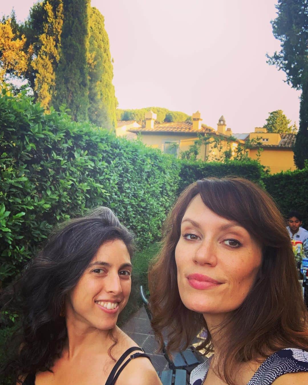 エミリー・スワローさんのインスタグラム写真 - (エミリー・スワローInstagram)「Firenze!  Day one.  Running into all sorts of clowns (@devkara, I’m looking at you) over here! #continuumcompany #florence #italy @nyugradacting @theseasonnyu #nyutisch」6月14日 5時56分 - bigeswallz