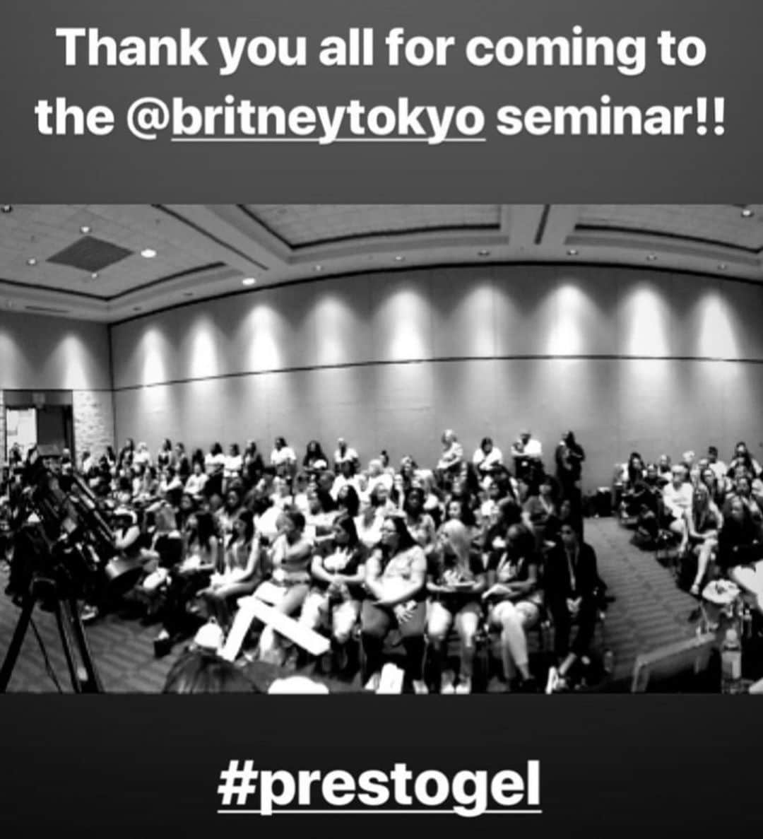 Britney TOKYOさんのインスタグラム写真 - (Britney TOKYOInstagram)「4 Beauty Shows in a month💅🏻✈️✨ Tokyo🇯🇵-Shanghai🇨🇳-Orlando🇺🇸 Next up is IBS Las Vegas this weekend🎰🎉🌈💕 @naillabousa Booth#2330  #nailart #nails #britneytokyo #britneygelx」6月14日 7時58分 - britneytokyo