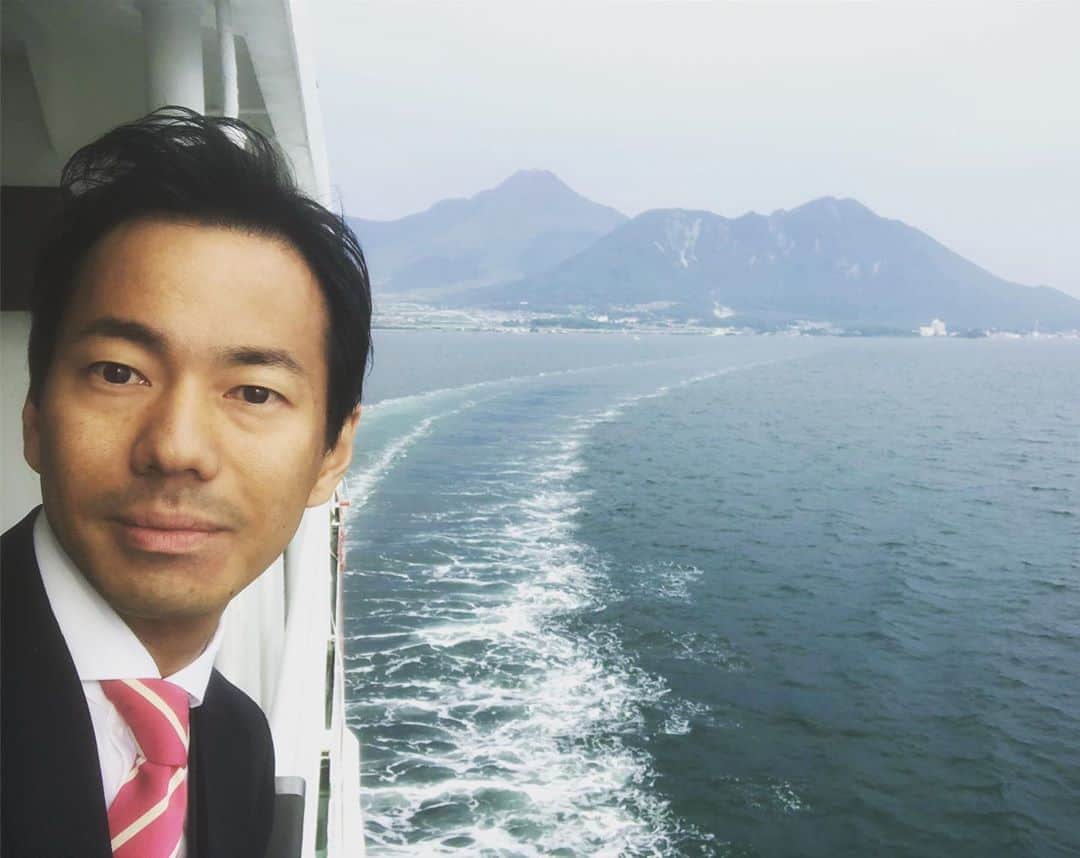 山本左近さんのインスタグラム写真 - (山本左近Instagram)「おはようございます。今日は朝からフェリー🚢フェリー乗るのは何年ぶりだろうか。皆さん、#今日も良い1日を」6月14日 8時00分 - sakon_yamamoto