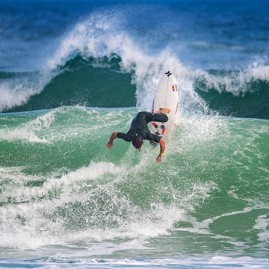 ジュリアン・ウィルソンさんのインスタグラム写真 - (ジュリアン・ウィルソンInstagram)「🔜🔜🔜🔜 🇧🇷 📷 @badboyryry_ @tallteef」6月14日 8時07分 - julian_wilson