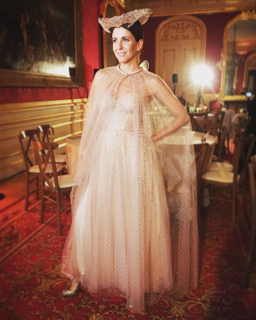 のインスタグラム：「The marvellous @vegaroyovillanova looking like a #painting at the @theanimalball, hosted by #HRH’s Prince Charles and the Duchess of Cornwall at #LancasterHouse tonight, Vega wears a #charlottetilbury mask which we are thrilled to have brought to life - more to follow! @ctilburymakeup @elephantfamily @theanimalball @lancaster_house_london」
