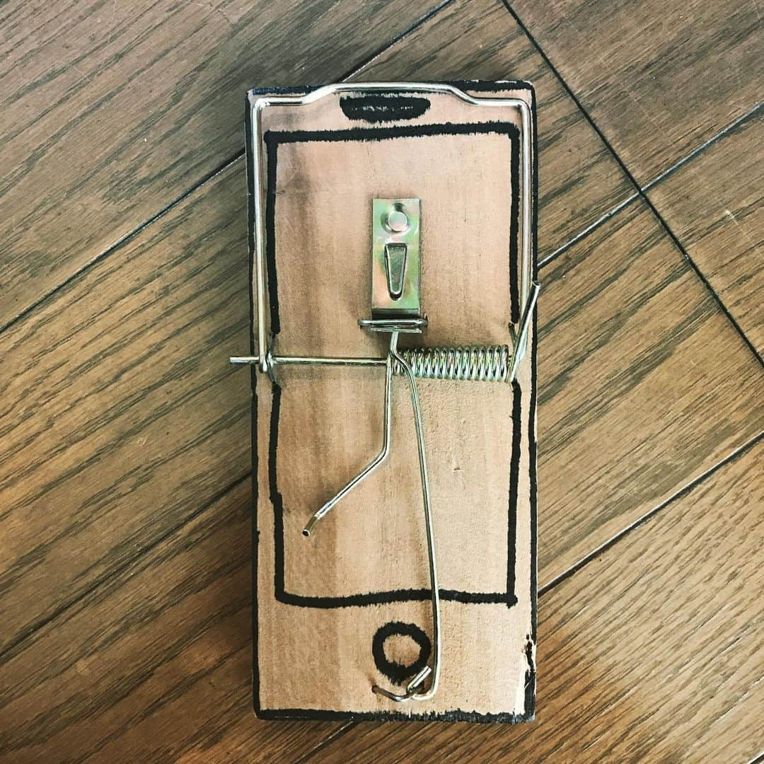 KEN KAGAMIさんのインスタグラム写真 - (KEN KAGAMIInstagram)「mouse trap i phone  2019  marker on mouse trap」6月14日 8時11分 - kenkagami