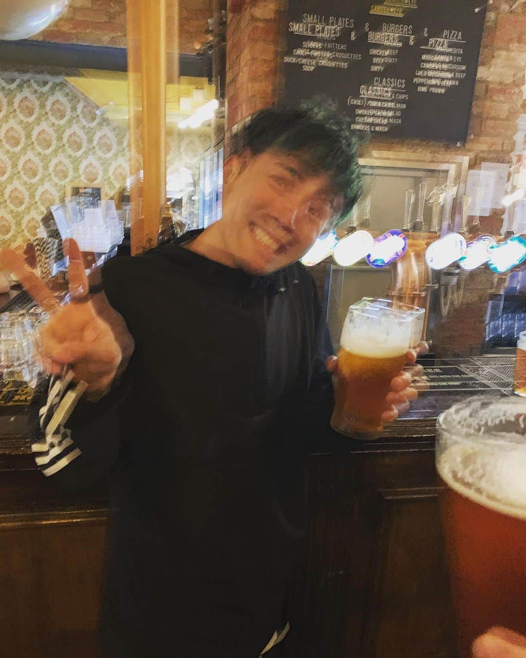 Sugiさんのインスタグラム写真 - (SugiInstagram)「Drinking GAMMA RAY AMERICAN PALE ALE in london🍺🍺🍺」6月14日 8時18分 - sugi_coldrain