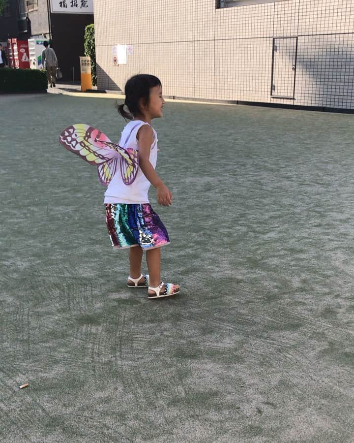 橋本麗香のインスタグラム：「リクエストにお答えして😂 ． キミのその #コメディーファンタジア 最高過ぎます🧚🏼‍♂️🤪 ． ファンタジアとコメディアンって融合出来るのね。。 いつも新しい発見とインスパイアをありがとう 😂😂😂💖💖💖 ． #きゃーちゃん0219」
