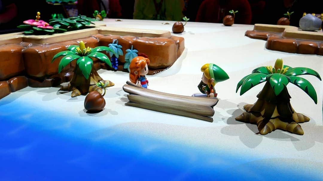 任天堂アメリカさんのインスタグラム写真 - (任天堂アメリカInstagram)「Check out these fun pictures from the show floor at #E32019, featuring some adorable dioramas inspired by The Legend of #Zelda: Link’s Awakening, and a spooky #LuigisMansion 3 themed haunted house!」6月14日 8時24分 - nintendoamerica