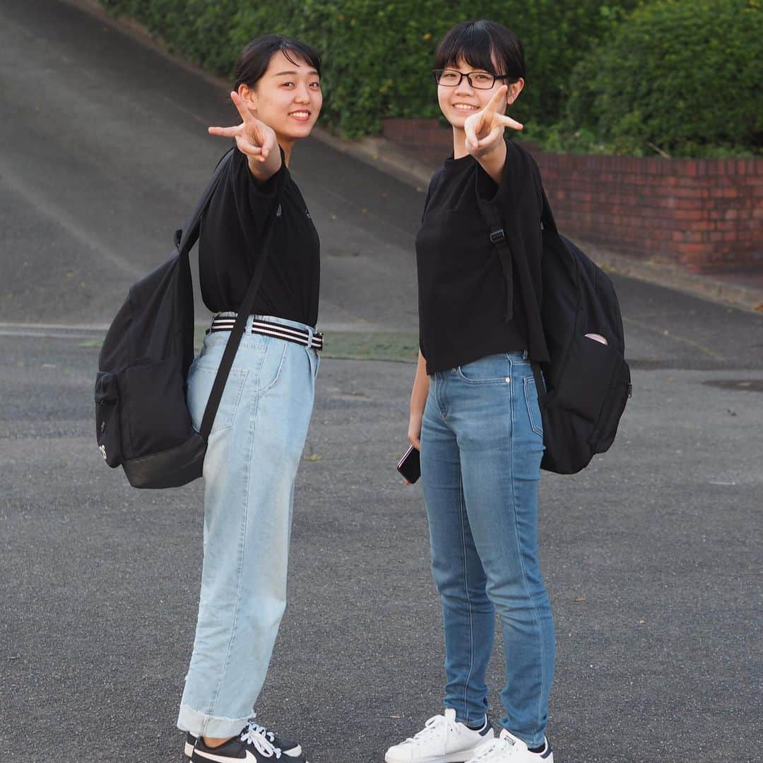 福岡女子短期大学さんのインスタグラム写真 - (福岡女子短期大学Instagram)「@福岡女子短期大学 . 夕方のキャンパス🏫 . #福岡女子短期大学 #福女短 #夕方 #帰宅中 #下校 #下校時間 #お揃いコーデ  #tシャツコーデ  #クラスメイト #福女短スナップ #短大生 #福岡の女子短期大学 #トモダチ #春コーデ #オシャレさんと繋がりたい #スナップ写真 #街角スナップ #放課後  #女子大生 #学生コーデ #ポトレのセカイ  #写真好きな人と繋がりたい #写真撮るのが好きな人と繋がりたい #大学生コーデ  #キャンパスコーデ #福女短スナップ #写真で伝えたい私の世界 #ベストショット #私が紡ぐ物語  #その瞬間に物語を #ツーショット . ========[ 資料請求 ]======== ． 新しい福岡女子短期大学の資料請求（2020大学案内）を無料送付中です。本学ホームページからお気軽に申し込みください。 . 子ども学科/健康栄養学科 音楽科/文化教養学科 ． 福岡女子短期大学 住所：‪‪福岡県太宰府市五条四丁目16番1号‬‬ tel：‪‪092-922-4034‬‬（代表） . =======================」6月14日 8時46分 - fukuoka_wjc