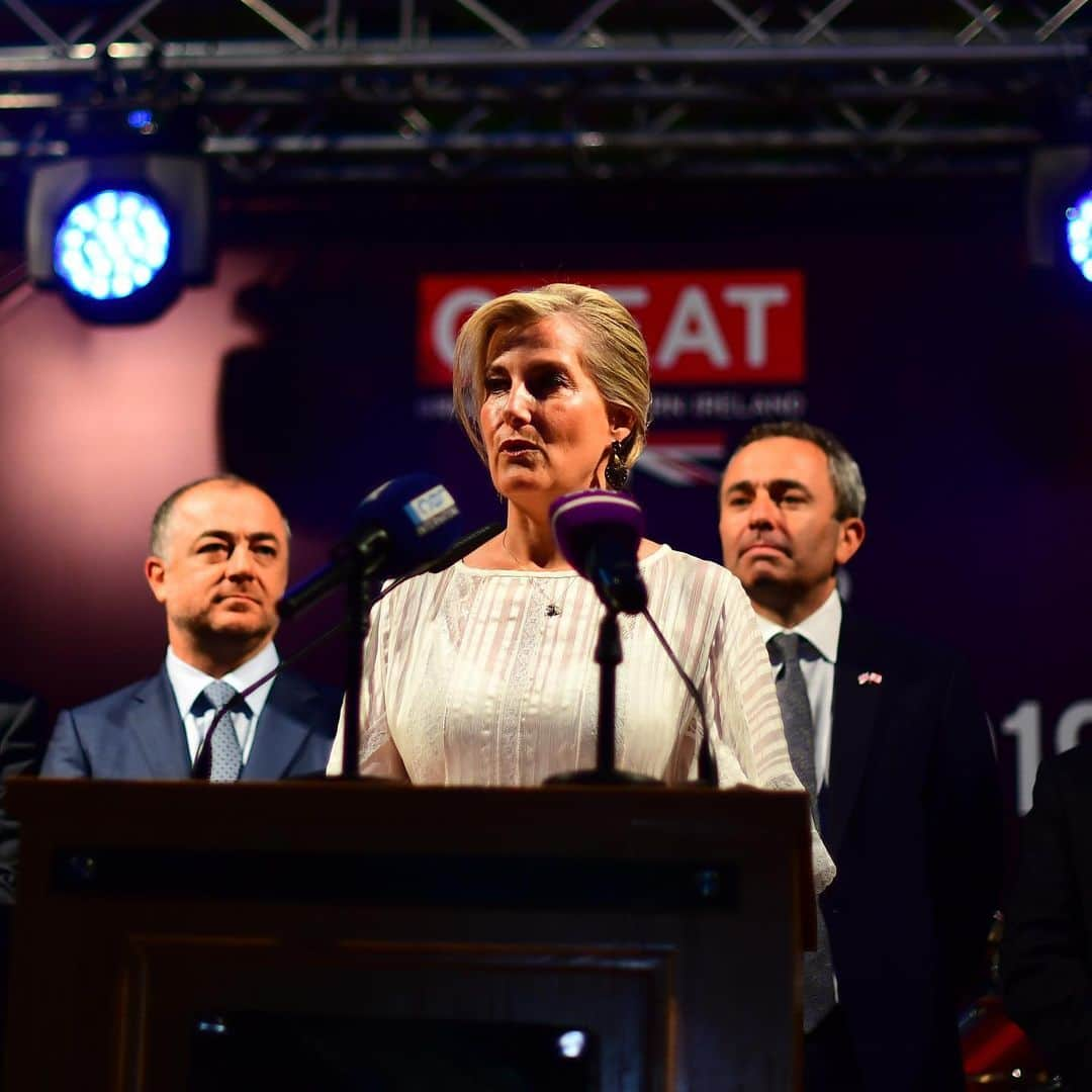 ロイヤル・ファミリーさんのインスタグラム写真 - (ロイヤル・ファミリーInstagram)「Last night, in Lebanon The Countess of Wessex attended a birthday party in honour of The Queen’s birthday. The event took place at the National Library in Beirut.  The Queen sent a message which The Countess of Wessex read out: “I am delighted that my daughter-in-law is with you this evening,” Her Majesty The Queen. “The United Kingdom recognises Lebanon as a symbol of diversity, tolerance and resilience, and I hope that the strong bond of friendship between our two countries will continue for many years. “Prince Philip and I send our warmest good wishes to the people of Lebanon, and to all those attending this evening’s reception.” The Countess also talked about the importance of highlighting the issue of Women, Peace and Security, and sexual and gender-based violence on the #RoyalVisitLebanon  At the event The Countess viewed an art exhibition and was shown archeological finds.」6月14日 19時35分 - theroyalfamily