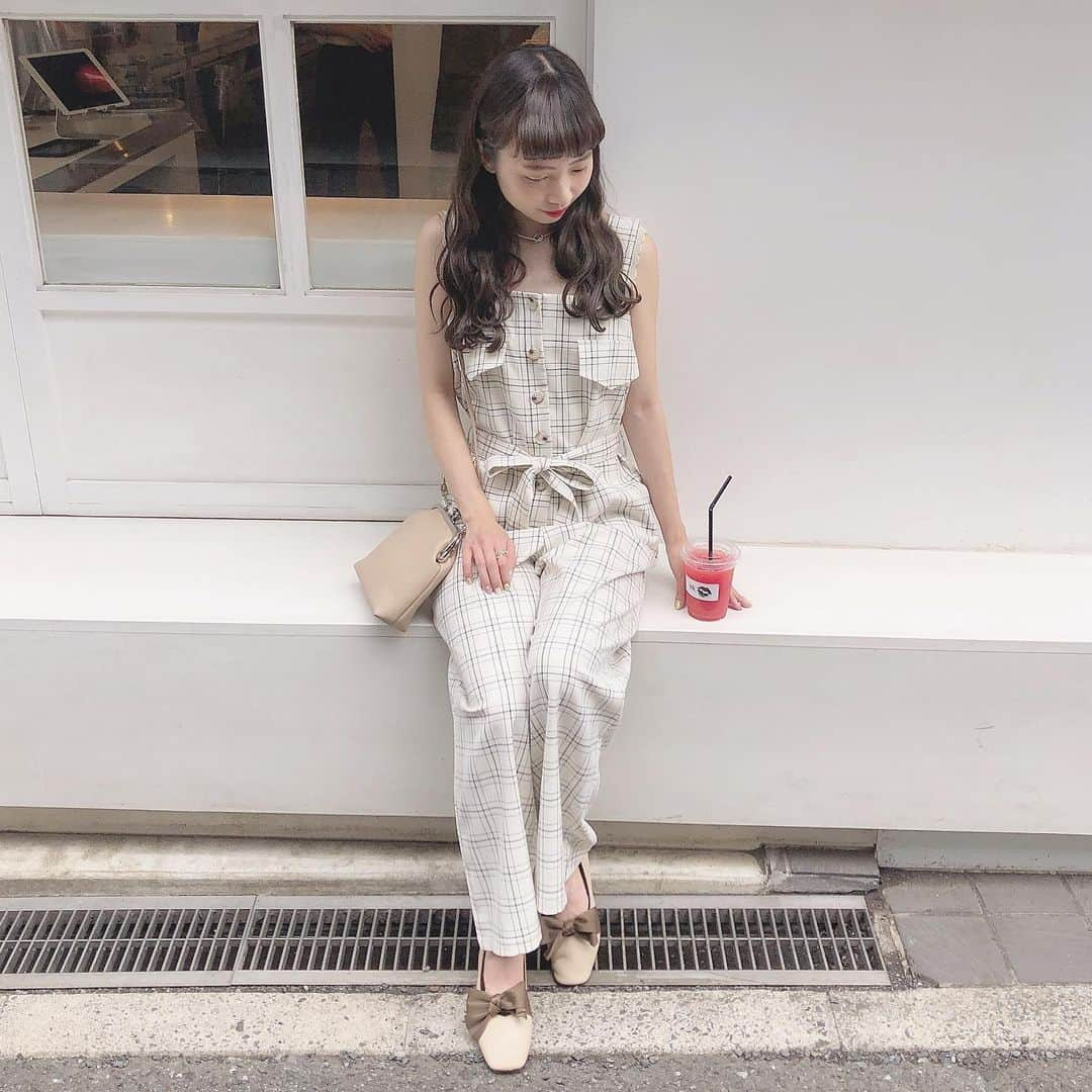 fruncoさんのインスタグラム写真 - (fruncoInstagram)「. ❤︎new item❤︎ . チェックコンビネゾン ¥3,684(税込) . この夏人気のチェック柄シリーズ☕️ キャミと合わせても、ブラウスを着用しても可愛いアイテムです🌼 着丈が長めなので、低身長さんは裾折での着用がおすすめです😉😉✨ . シューズは近日発売アイテム👒」6月14日 19時39分 - frunco.official