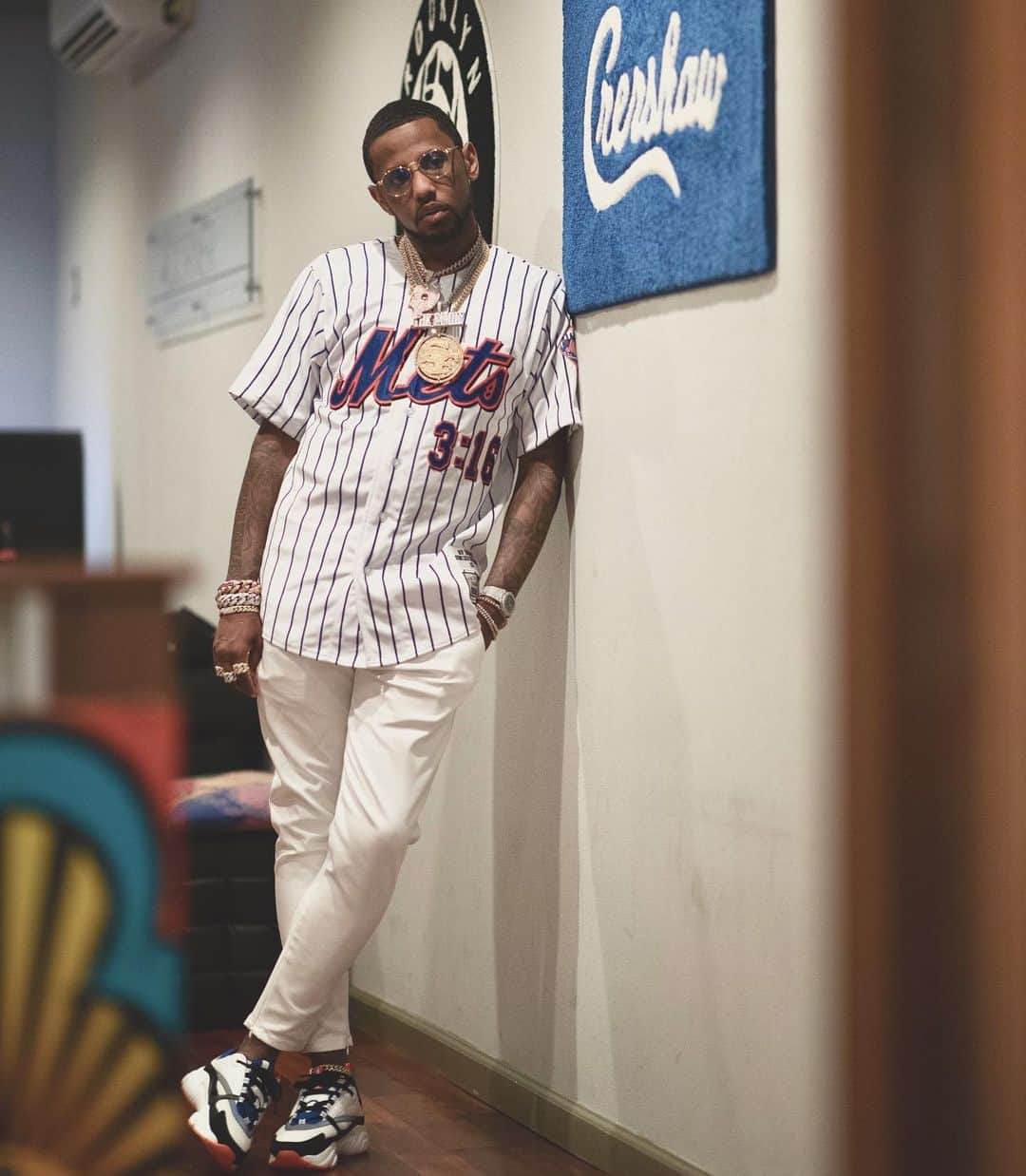 ファボラスのインスタグラム：「And that’s the bottom line cuz Stone Cold said so.. [shot by @alimdevore]  1999 Stone Cold Steve Austin NY Mets Jersey  #StoneColdSteveAustin #Austin316  #TheGOAT 🐐」