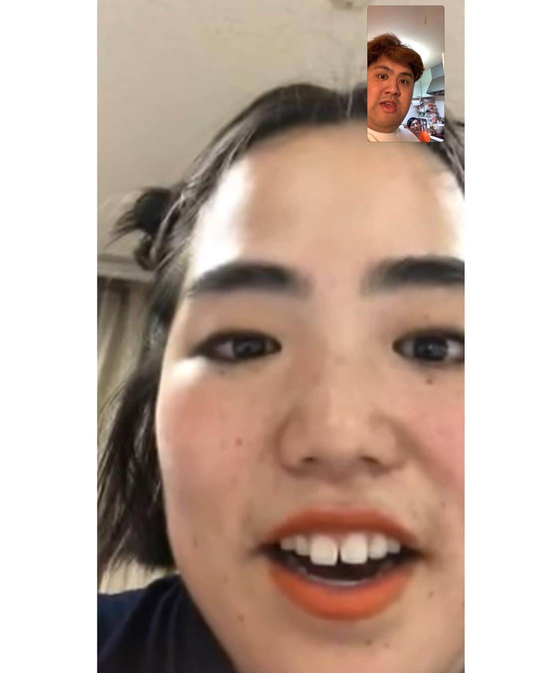 池田真一のインスタグラム：「吉本のゴットタレントからテレビ電話かかってきた！ めちゃくちゃ笑かしたった！ ちなみに2人とも難波に居ました。」