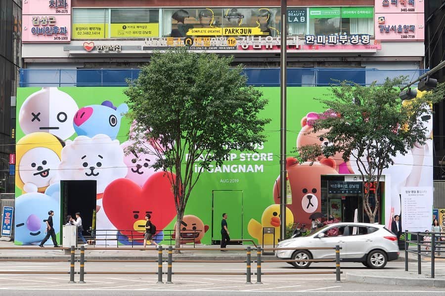 LINE FRIENDSさんのインスタグラム写真 - (LINE FRIENDSInstagram)「Finally!  August 2019 GANGNAM COMING SOON  #Gangnam #GOAT #STORE #BT21 #BROWN #CONY #SALLY #CHOCO #LEONARD #JAMES #LINEFRIENDS」6月14日 18時14分 - linefriends