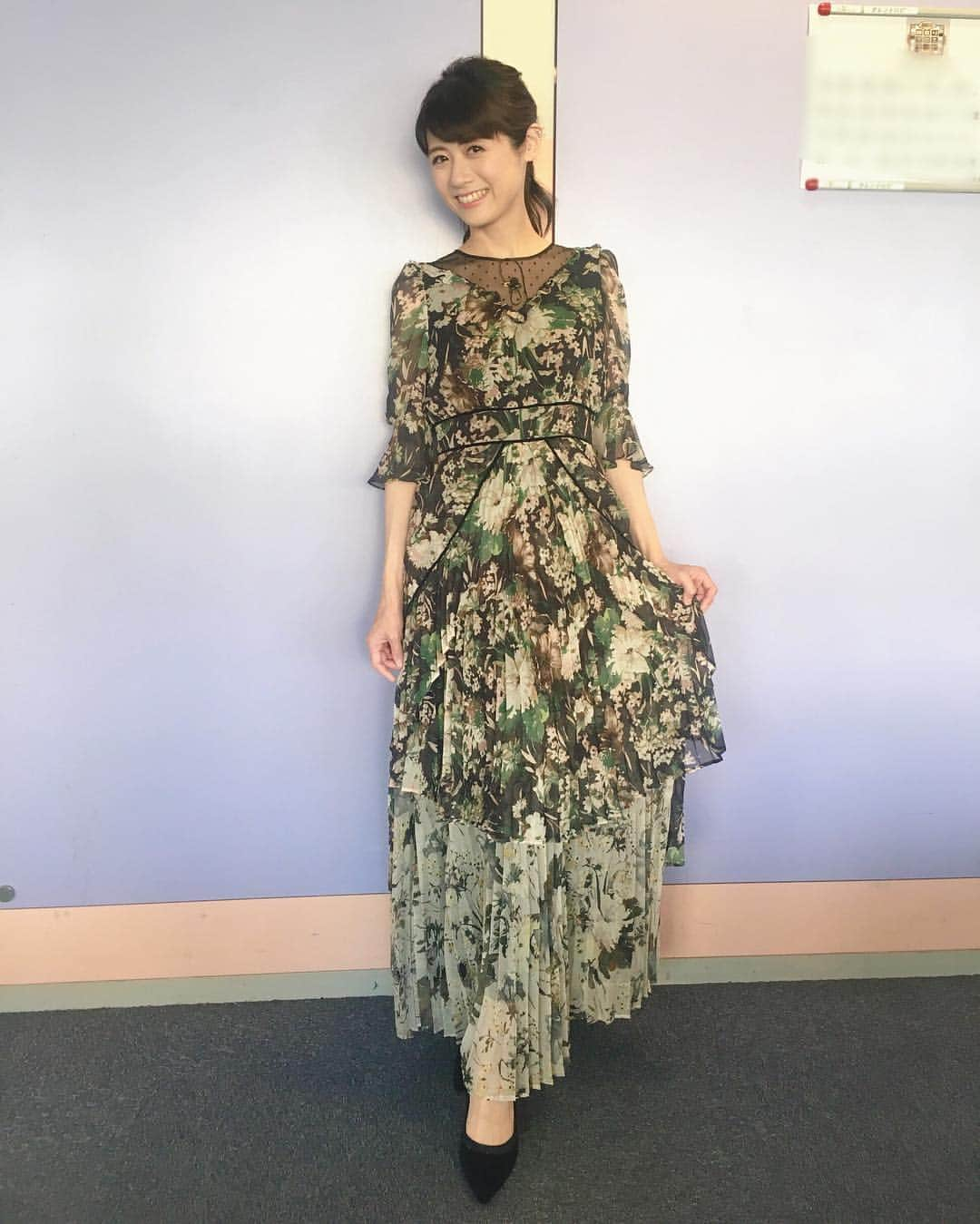 松尾依里佳さんのインスタグラム写真 - (松尾依里佳Instagram)「お久しぶりなみなさまと大笑いの収録💓 それはもう関西弁全開で楽しみました🎵 明日、6月15日(土)よる6時58分から「#陣取りクロスワード〜あんたはホンマに関西人？〜」が放送されます！ #村井美樹 ちゃん @miki_murai_  がロケVTRで登場してビックリ😍久しぶりの共演で嬉しかった❤️よろしければ明日ぜひ！ #司会は#フットボールアワー のお二人 #パネラーは#関西の朝の顔 #円広志 さん #ますだおかだ #岡田圭右 さん #京都ご出身 #坂下千里子 さん #大阪ご出身 #はるな愛 さん #初めましての#ジャニーズWEST #中間淳太 さん #テレビ大阪 #お衣裳 #ruvie @ruvieofficial」6月14日 18時13分 - erika.matsuo