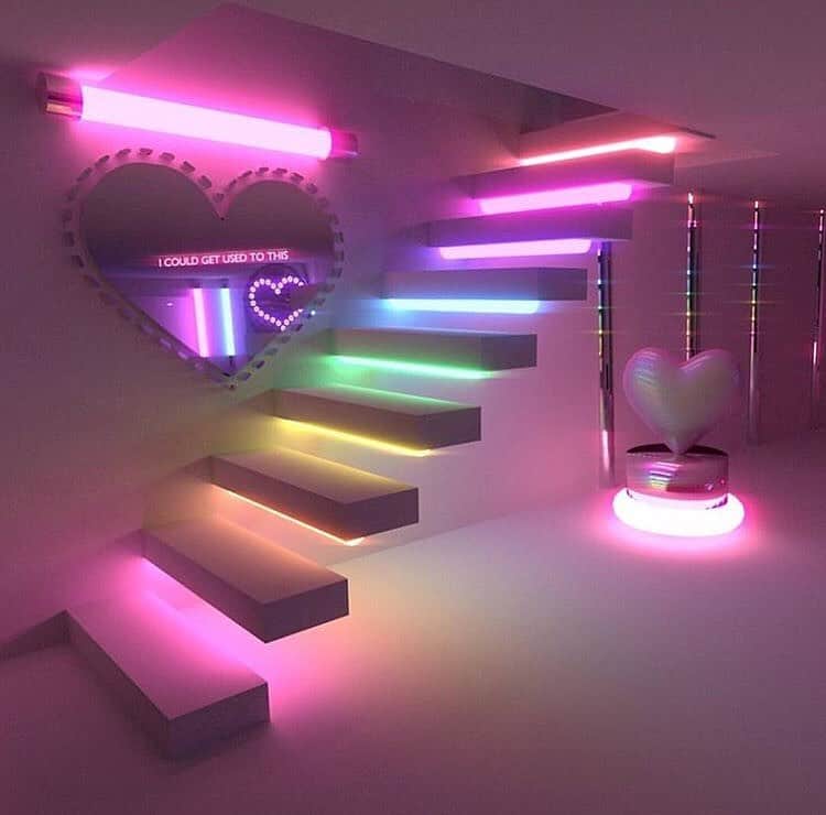 のインスタグラム：「Our life is our art💓💜💎 In the near future, I hope that we will be able to further the work that was started here🙌✨ #minilbreak #art #room #myplace #Whereabouts #pink #pinkworld」