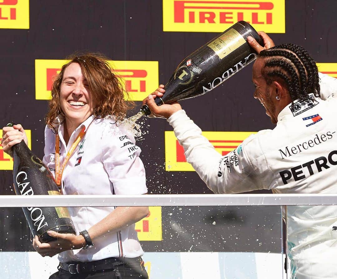 MERCEDES AMG PETRONASさんのインスタグラム写真 - (MERCEDES AMG PETRONASInstagram)「Yep, it’s definitely Friday! 😃🍾 Who else has got that #FridayFeeling ?! • #MercedesAMGF1 #Mercedes #F1 #LH44 #friday #PETRONASmotorsports」6月14日 18時29分 - mercedesamgf1
