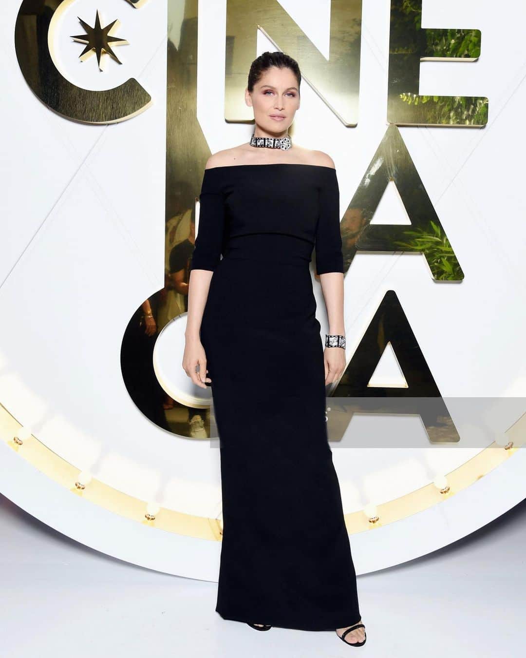 マーティン グラントのインスタグラム：「Laëtitia Casta in MARTIN GRANT Off shoulder Gown from Pre-fall 2019 Look 27.」