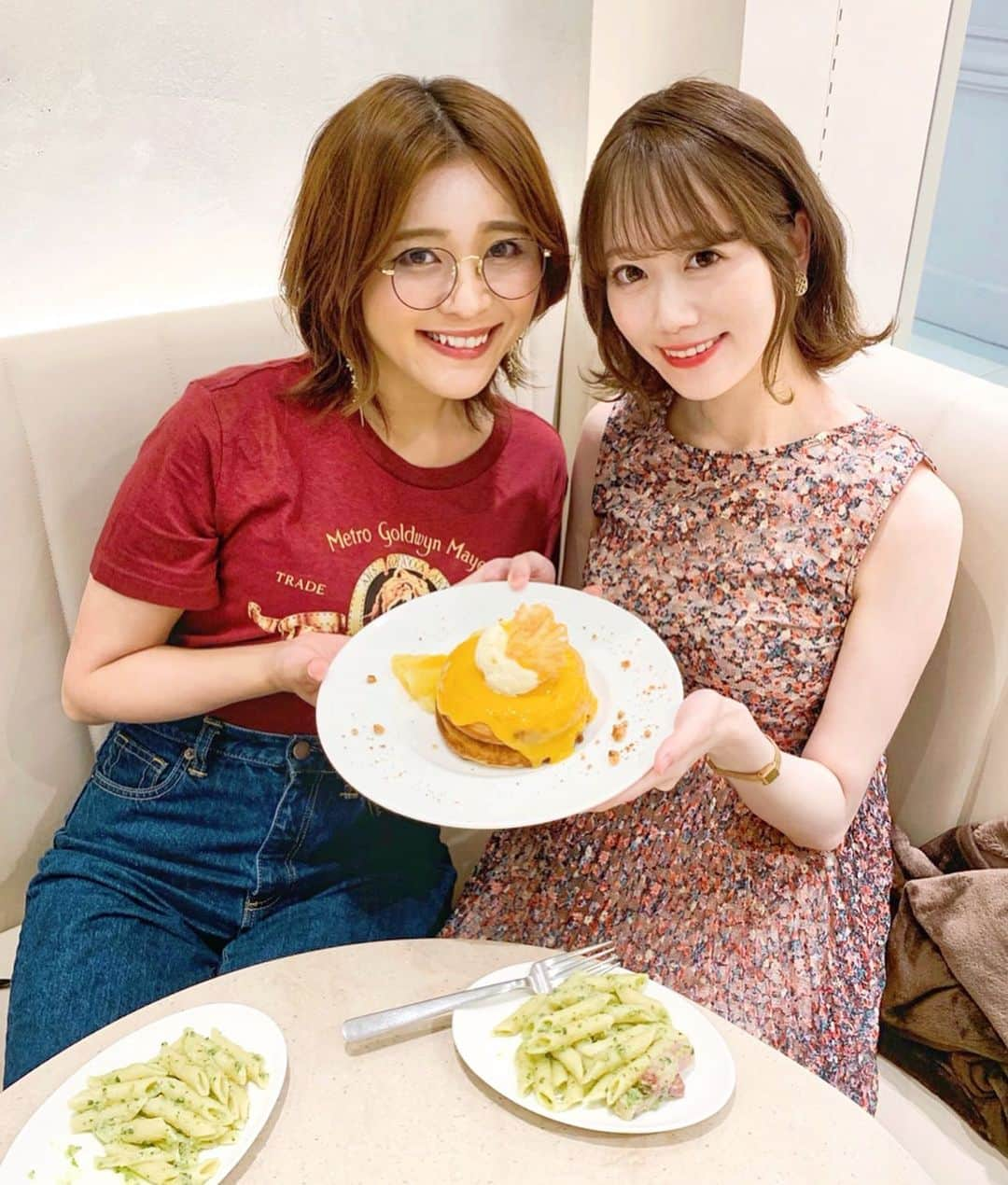 佐藤瀬奈さんのインスタグラム写真 - (佐藤瀬奈Instagram)「さゆさん @higashisayumi とランチ♡ レモンクリームパンケーキ美味しかったぁぁ🥞❤️⠀ ⠀ お互いサブカルな趣味が多いから、それを活かして一緒に何かしたいねと計画中🤣❣️⠀ ⠀ 私の愛する古墳の話も聞いてもらえて高まった🤤笑⠀ ⠀ 最高に楽しいランチタイムでした😂♡ ・ ・ ・ #ビブリオテーク  #cafeandbooksbibliotheque  #bibliotheque  #tokyocafe  #有楽町カフェ#東京カフェ」6月14日 18時35分 - senapuu