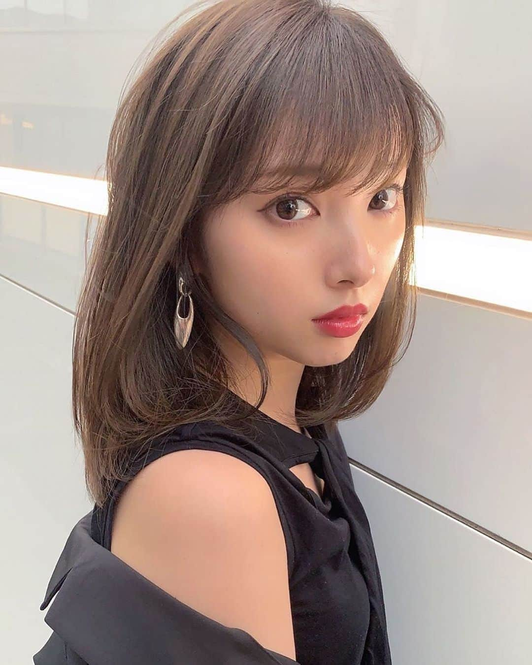 谷川菜奈さんのインスタグラム写真 - (谷川菜奈Instagram)「new  hair color❤︎ @saito_jyunya ありがと〜！！ pierce ☑︎ SV925 Oar Motif Pierce. ¥8,000+tax @leannofficial  #LEANN#leannofficial #リーン」6月14日 18時37分 - pechi.130