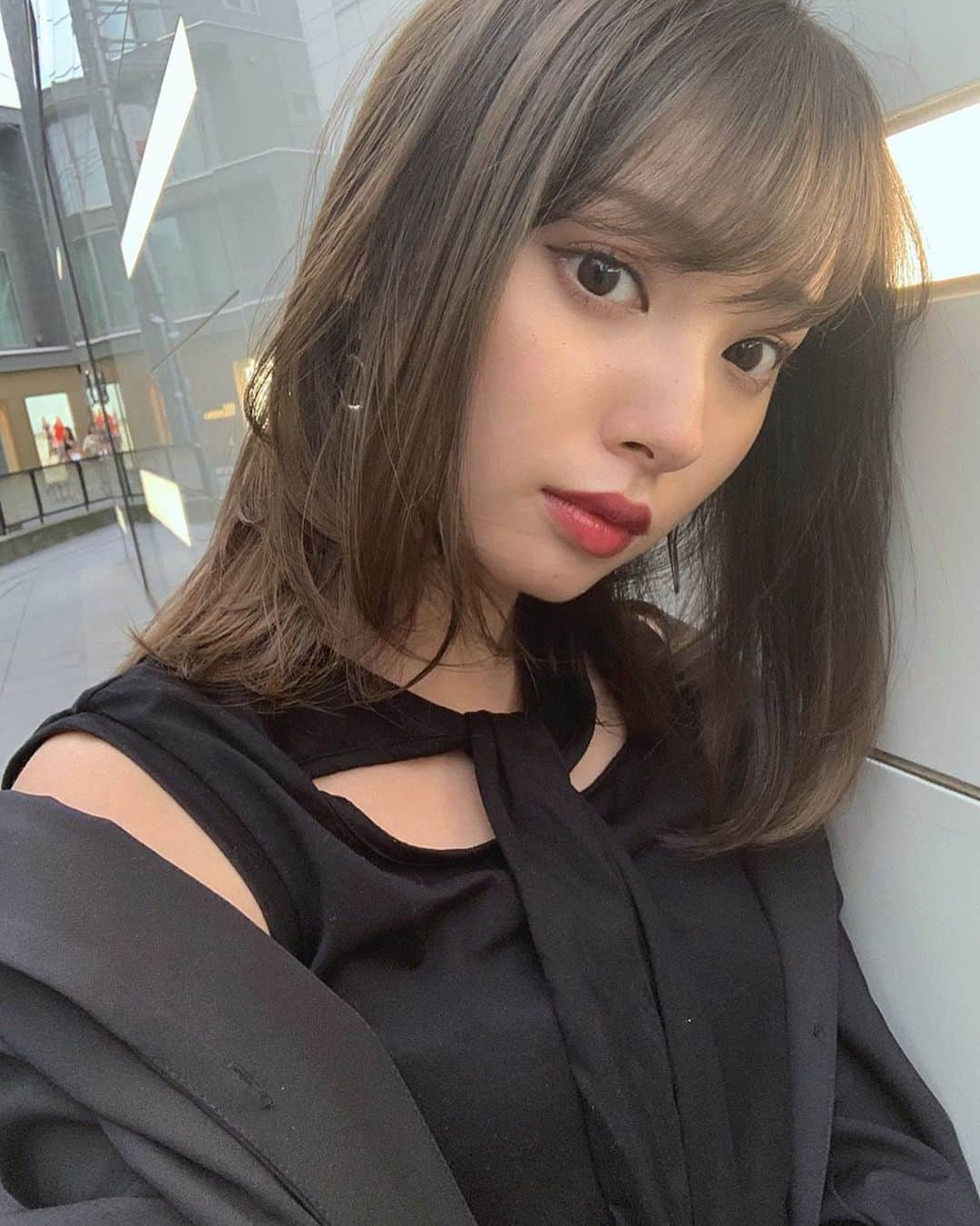 谷川菜奈さんのインスタグラム写真 - (谷川菜奈Instagram)「new  hair color❤︎ @saito_jyunya ありがと〜！！ pierce ☑︎ SV925 Oar Motif Pierce. ¥8,000+tax @leannofficial  #LEANN#leannofficial #リーン」6月14日 18時37分 - pechi.130