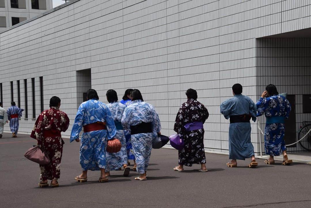 日本相撲協会さんのインスタグラム写真 - (日本相撲協会Instagram)「新弟子が通う相撲教習所。実技のあとに、相撲史や書道などの科目を曜日ごとに学びます。お昼をたべ、最後に掃除をして、終了です。 #@sumokyokai #相撲 #sumo #両国 #ryogoku #japan #日本 #教習所 #勉強 #眠い #修行」6月14日 18時50分 - sumokyokai