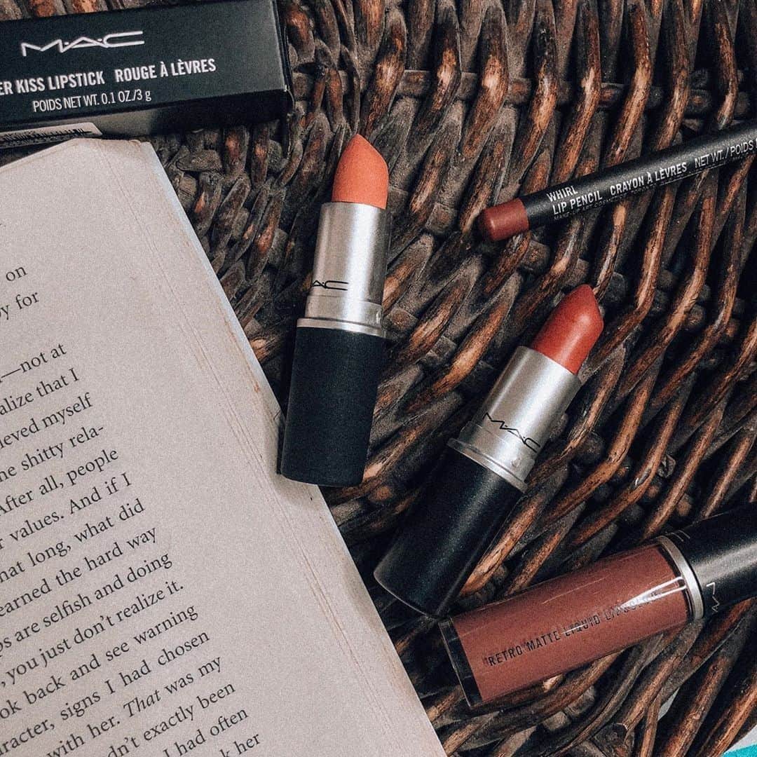 M•A•C Cosmetics Franceさんのインスタグラム写真 - (M•A•C Cosmetics FranceInstagram)「💄 M·A·C - CONCOURS LIPSTICKS 💄  Et si pour l'été vous partiez avec les 2 rouges à lèvres de vos rêves? Tentez de remporter 2 rouges à lèvres de votre choix grâce à notre concours du jour !  Pour participer :  1/Abonnez vous à notre compte Instagram @maccosmeticsfrance & @marieke_thibaut 2/ Commentez cette photo avec 2 emojis et en taguant trois personnes de votre choix ! 3/ Likez ce post  Fin du concours lundi 17Juin à 9h00. Concours ouvert à la France.  Crédit photo : @kay.yarms & @maccosmeticsafrica #maccosmetics #maccosmeticsfrance #contest #concours #beautycontest #concoursbeauté」6月14日 19時00分 - maccosmeticsfrance