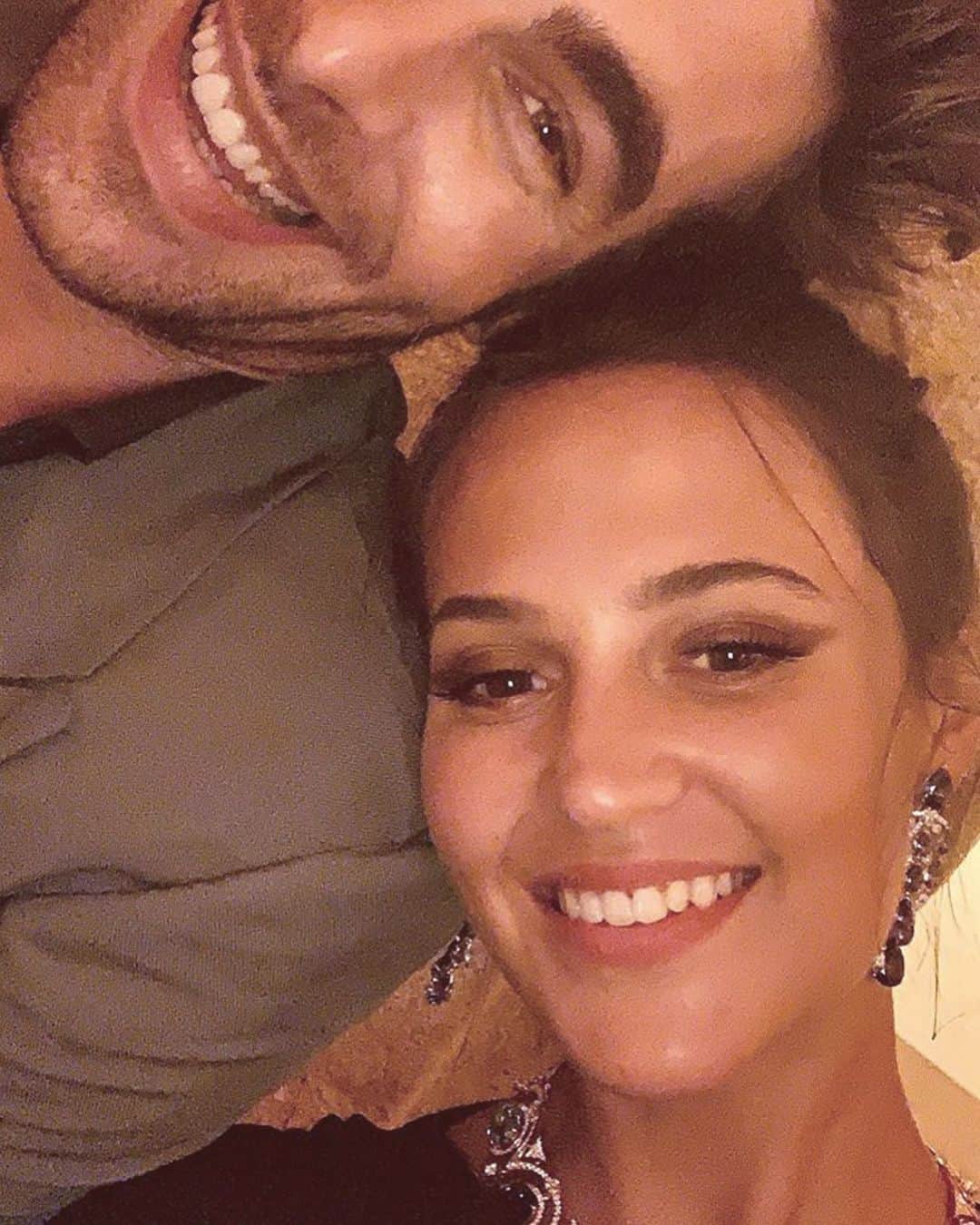 アリシア・ヴィキャンデルのインスタグラム：「💜」
