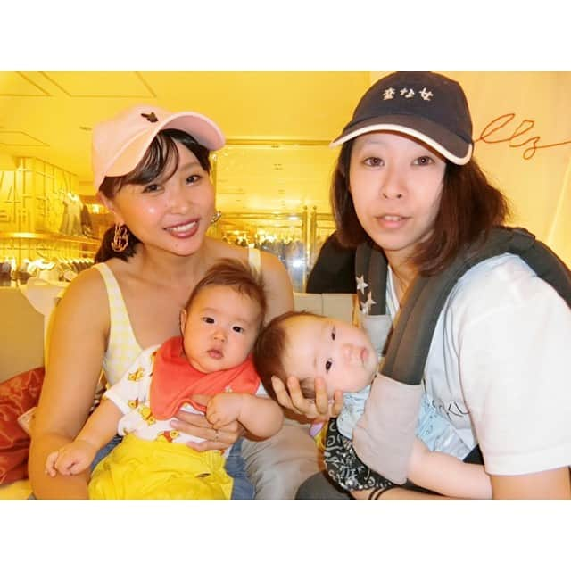 NON-Pさんのインスタグラム写真 - (NON-PInstagram)「今日ゎやっと、こにぎりさんに会えました👶🏻💚 ・ こにぎりさん👶🏻 @kaiten_kikurage ＆ ウチの肉まん君👶🏻 @nikumanbaby_yuu  の、「チーム・茶髪」❣️❣️ もちろん、天然ょ✨ ・ いっぱいプレゼントありがとう🙏😊🎁 また遊んでね〜👶🏻💚👶🏻💋💋 ・ ・ #👶🏻 #baby #boy #ママ友 #ダンサー #dancer #ポールダンサー #poledancer #こにぎりさん #肉まん君 #はじめまして #同級生 #friend #チーム茶髪 #natural #🎁 #happy #smile  #cute #🤱🏻 #ありがとう #またね #宝物 #mylove #iloveyou #愛してる」6月14日 19時04分 - nonp_mam