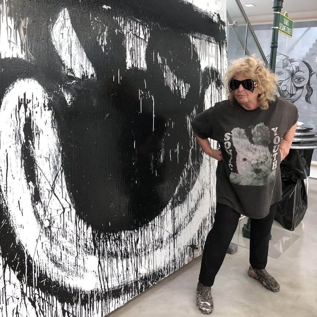 KAWSONEさんのインスタグラム写真 - (KAWSONEInstagram)「Can’t not think about this art hero waking up today... @joycepensato #JoycePensato ❤️」6月14日 19時22分 - kaws