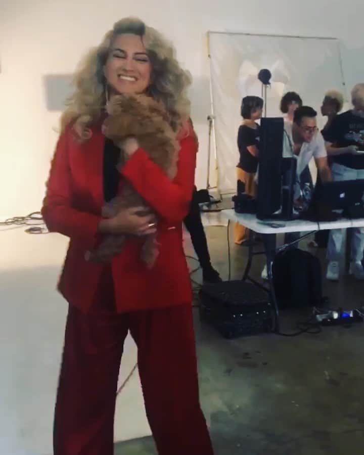 トーライ・ケリーのインスタグラム：「📽🥀🎞」