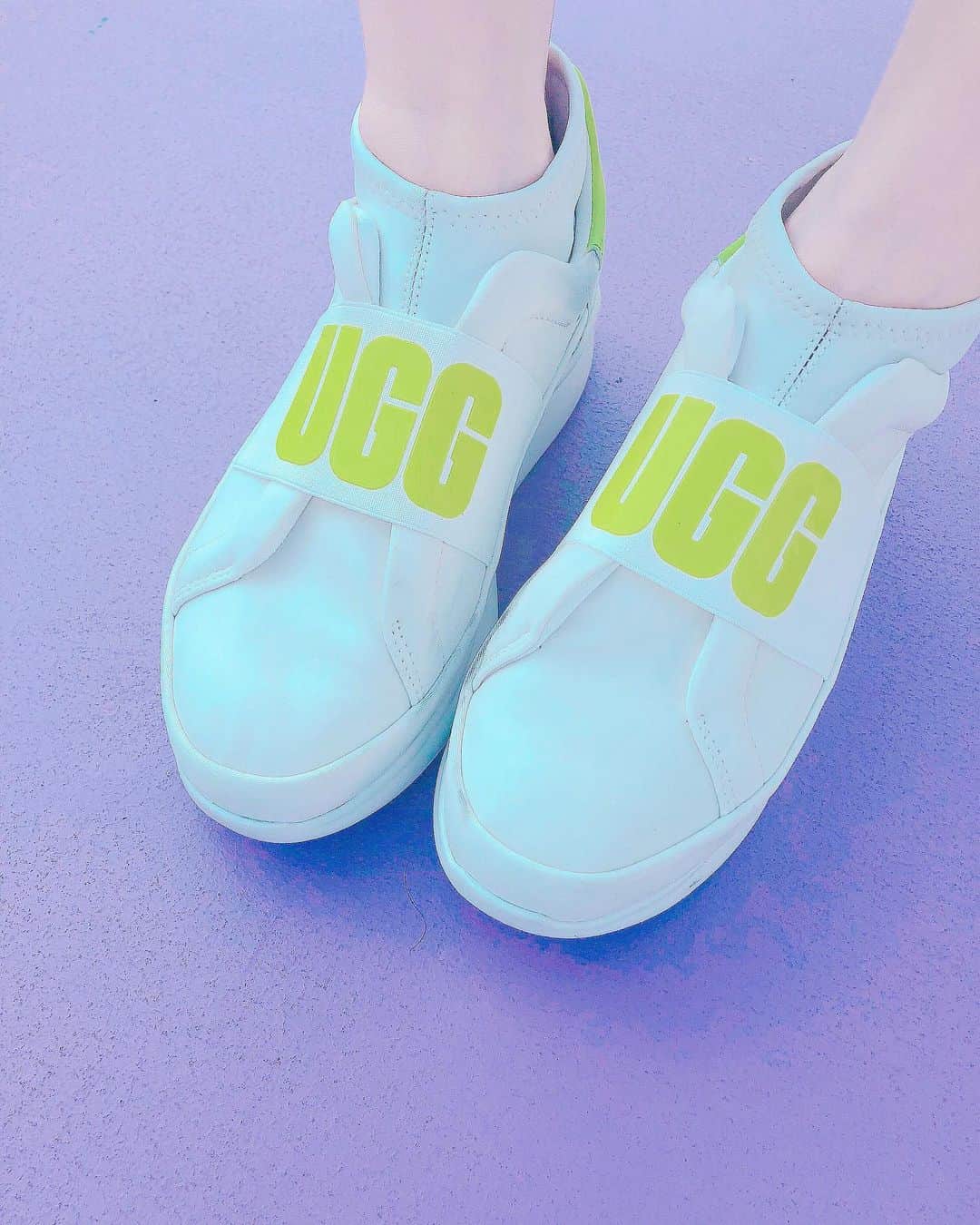 黒坂優香子さんのインスタグラム写真 - (黒坂優香子Instagram)「♡ ・ ・ NEW💗 @ugg のスニーカー👟 とっても歩きやすくて 可愛くてお気に入り🌈 ・ #ugg #スニーカー」6月14日 10時45分 - yukakokurosaka0606