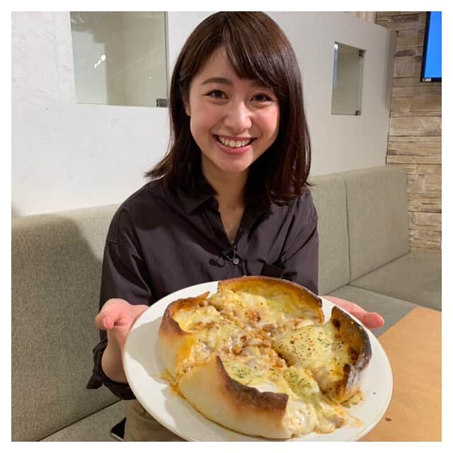 林美沙希さんのインスタグラム写真 - (林美沙希Instagram)「先日、久冨アナとロケに行きました😊 ２人で食べたのは"シカゴピザ" チーズがトロトロで、生地も厚めでとっっても美味しかったです！ 見ての通り大きいので、3〜4人でシェアするのが良いそうです✨  #jチャンネル#久冨慶子#林美沙希#シカゴピザ#チーズ好き#池袋#storia」6月14日 10時45分 - misaki0hayashi