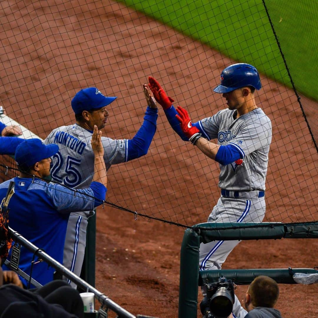 トロント・ブルージェイズさんのインスタグラム写真 - (トロント・ブルージェイズInstagram)「Biggi-oh goodness, @cb_2_3 has his first career multi-homer game! #LetsGoBlueJays」6月14日 11時26分 - bluejays