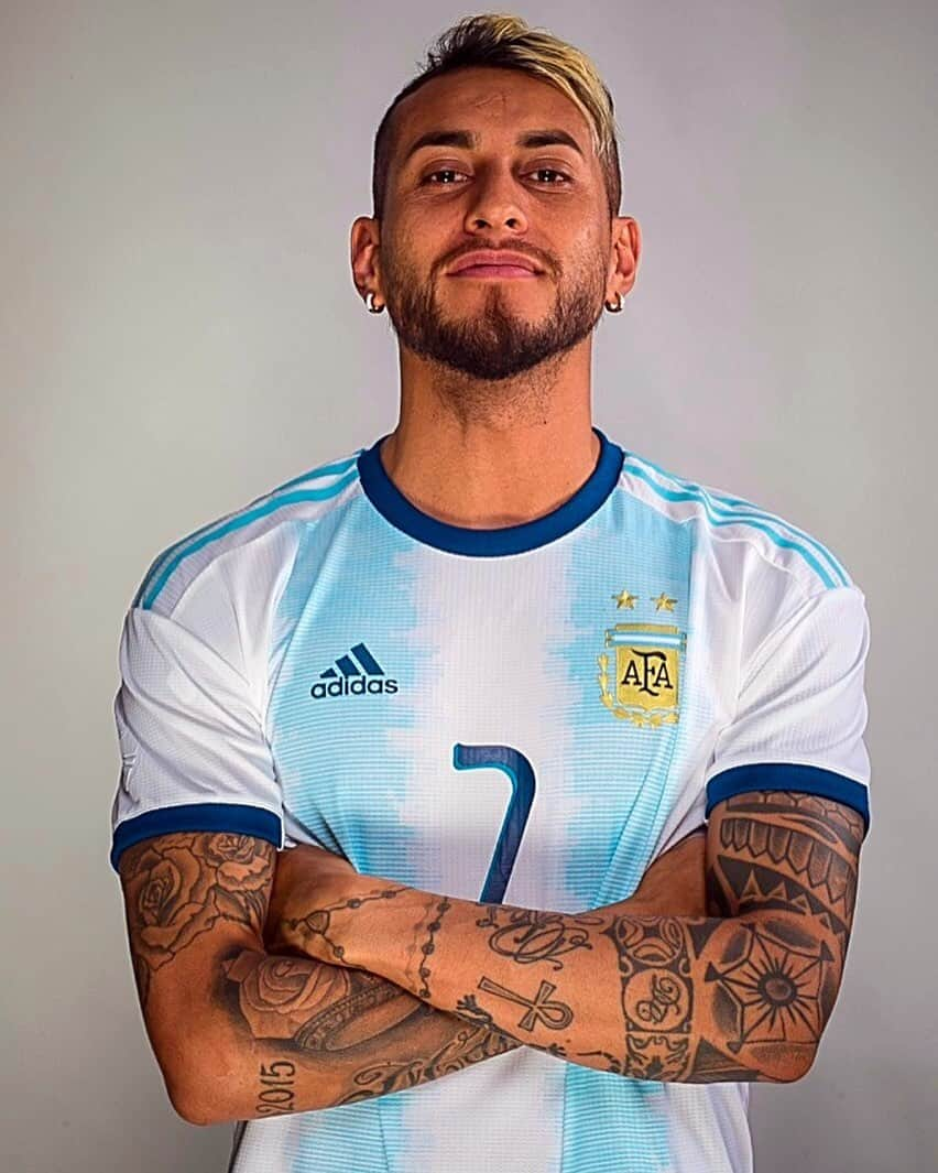 ロベルト・ペレイラさんのインスタグラム写真 - (ロベルト・ペレイラInstagram)「🇦🇷🇦🇷 @afaseleccion #copaamerica #seleccion #vamosargentina🇦🇷 #7」6月14日 11時40分 - maxipereyra37