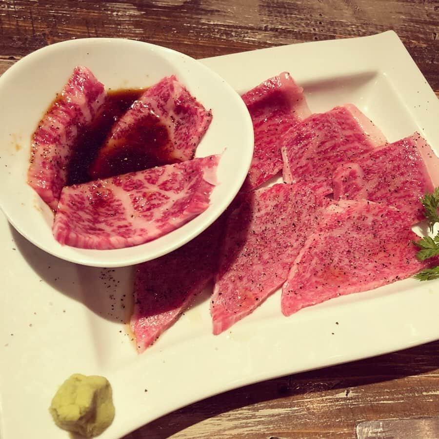 千秋さんのインスタグラム写真 - (千秋Instagram)「お友達と3人で焼肉。やっぱり焼肉が一番好きなのかなあ🥓🥩 このあとも朝までお喋り🗣  #焼肉 #dinner #千秋焼肉 #六本木 #kintan #カルビさえあれば🥩」6月14日 11時41分 - chiaki77777