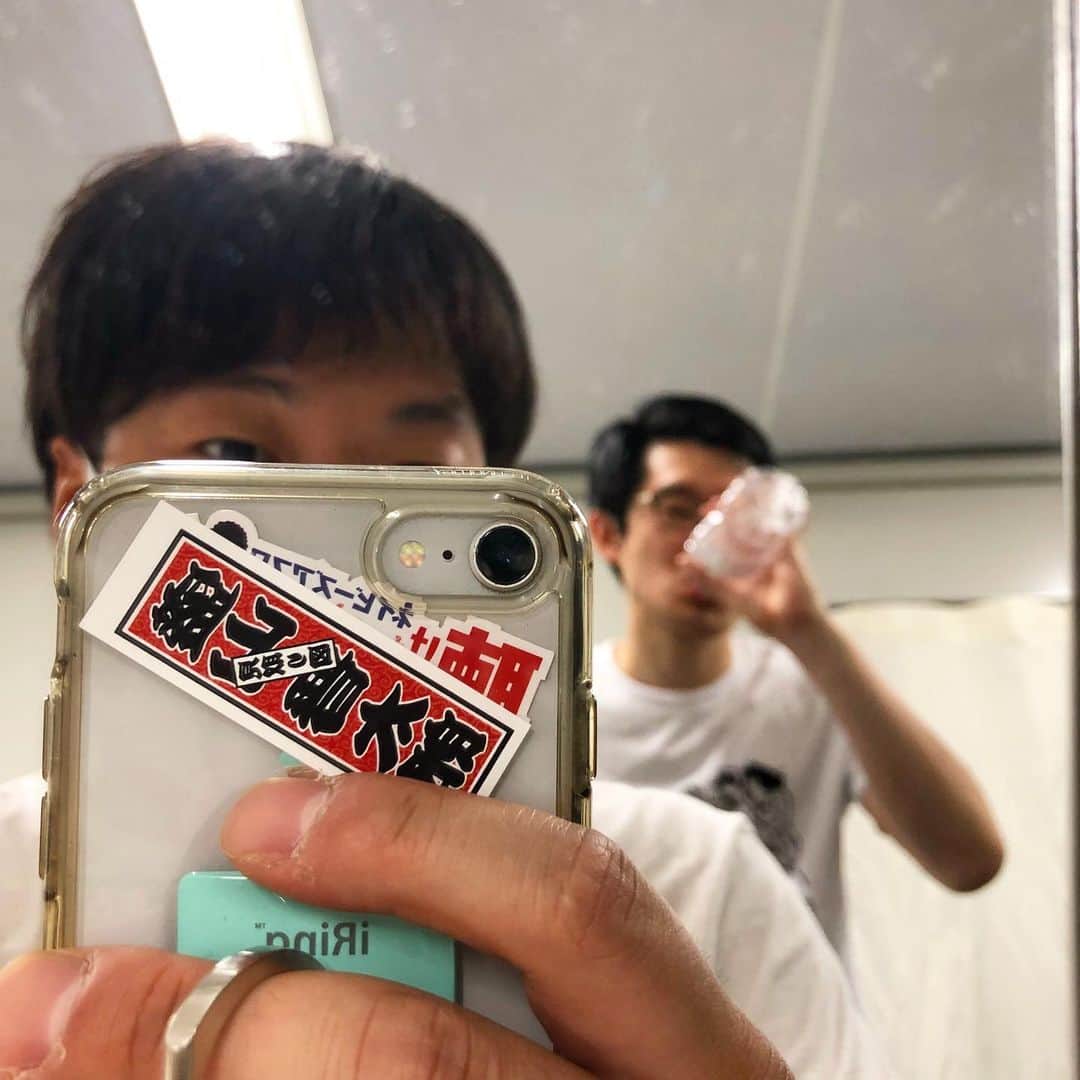 羽尻紘規さんのインスタグラム写真 - (羽尻紘規Instagram)「． どこに貼ってんねん！ わいの冠の上に！  さんくっす！」6月14日 11時59分 - hajirihiroki