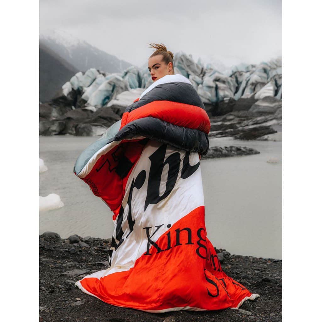 ニーナ・ガルシアさんのインスタグラム写真 - (ニーナ・ガルシアInstagram)「Icelandic glaciers are the backdrop for this stunning and inspiring fall story. @elleusa @colesprouse」6月14日 11時55分 - ninagarcia