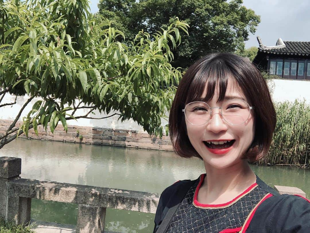 小俣里奈さんのインスタグラム写真 - (小俣里奈Instagram)「小俣は中国にきました🇨🇳！ 初の中国。 深夜便✈️で来たので少し身体がまだ起きてません  #china  #🇨🇳 #japanesegirl #shanghai  #trip  #中国  #上海  #無錫  #蘇州 #世界遺産  #笑顔頑張りすぎ説 #小俣里奈」6月14日 11時56分 - omatarina